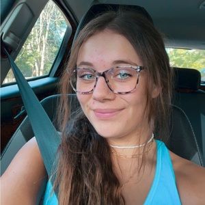 Meet your Posher, Olivia